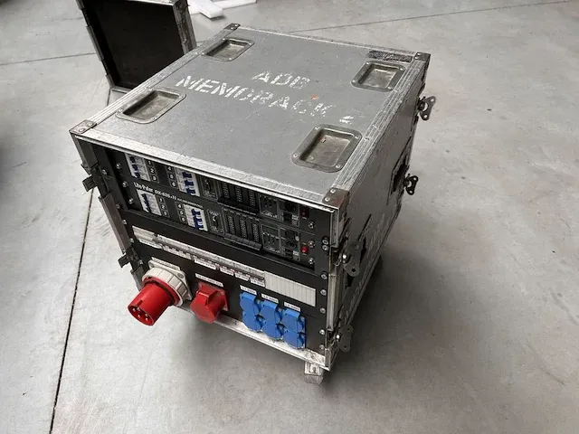 Dimrack: 2x lite-puter dx-626 + psu - in flightcase - afbeelding 2 van  4