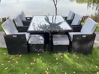 Diningset 11 delig - zwart wicker + lichtgrijze kussens - afbeelding 1 van  3
