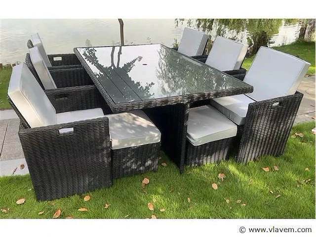 Diningset 11 delig - zwart wicker + lichtgrijze kussens - afbeelding 2 van  3
