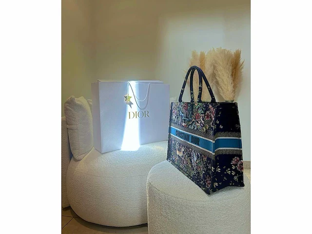 Dior luxe-handtas 'large book tote' (limited edition) - afbeelding 3 van  10