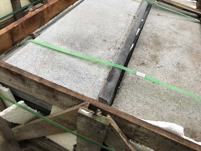 Diorite light satino 25 lm zwembadboord met overhangende 180° afgeronde boord - afbeelding 2 van  4