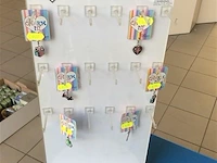 Dispencer met juweeltjes - afbeelding 1 van  3