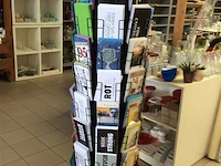 Dispenser hallmark + inhoud h:190 - afbeelding 1 van  4