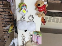 Dispenser met diverse sleutelhangers +…. - afbeelding 1 van  3
