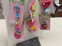 Dispenser met sleutelhangers - afbeelding 1 van  2