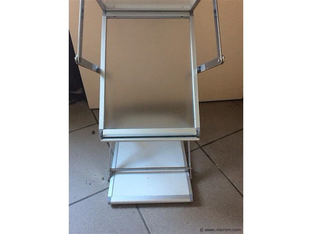 Display - afbeelding 2 van  2