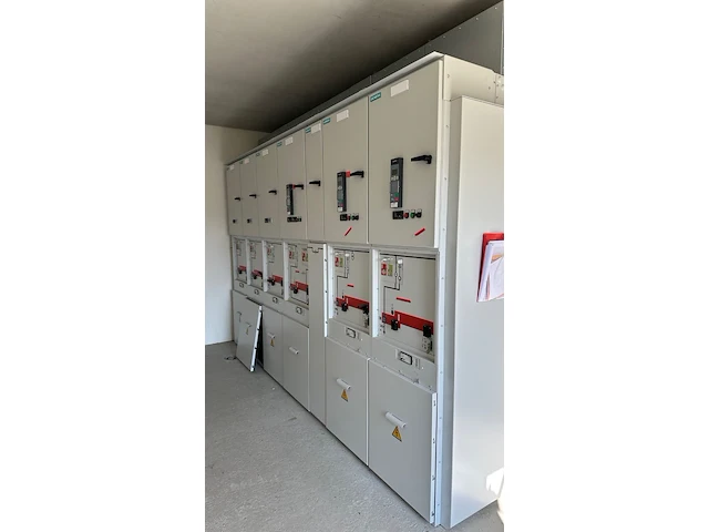 Distribution room mv siemens - afbeelding 1 van  5