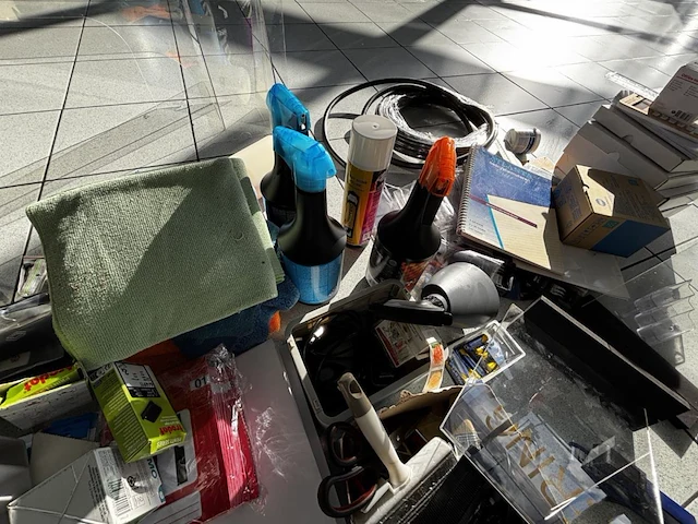 Div. bureau materiaal - afbeelding 5 van  9