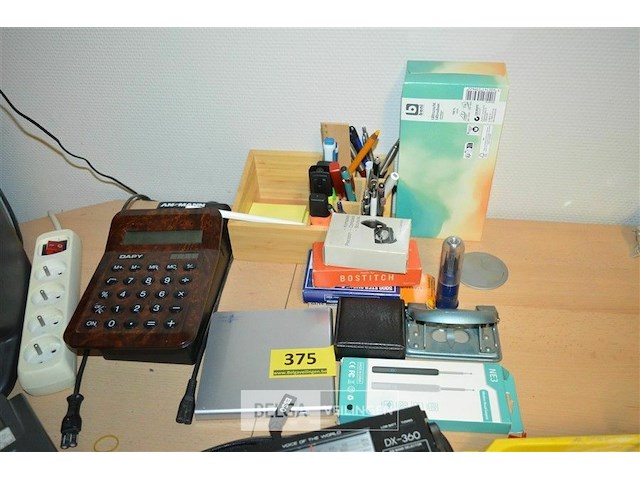 Div bureau materialen - afbeelding 1 van  2