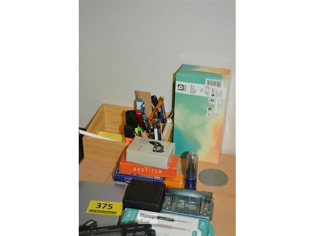 Div bureau materialen - afbeelding 2 van  2