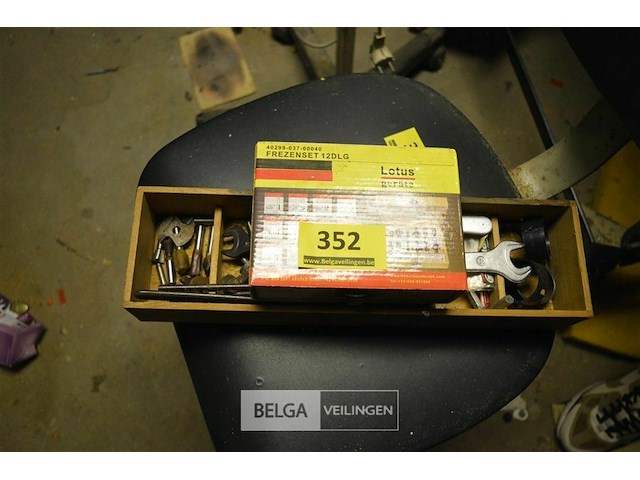 Div hout frezen - afbeelding 1 van  3