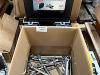 Div. sleutels en 3 lege werkkoffers - afbeelding 1 van  3