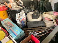 Divers aannemersmatriaal - afbeelding 3 van  12