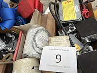 Divers elektrisch materiaal - afbeelding 1 van  3