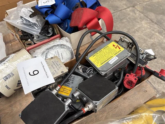 Divers elektrisch materiaal - afbeelding 3 van  3