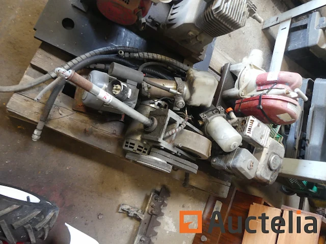 Divers; gemotoriseerd wiel, waterpomp,... - afbeelding 1 van  8