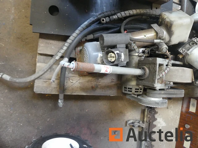 Divers; gemotoriseerd wiel, waterpomp,... - afbeelding 6 van  8