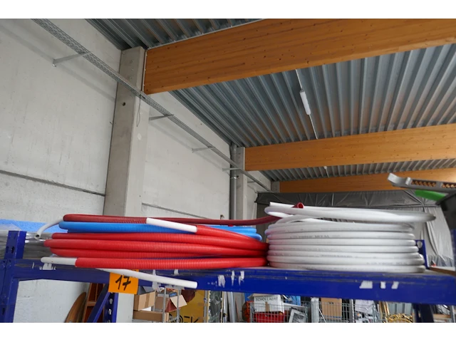 Divers items - afbeelding 1 van  4