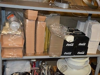 Divers keukengerief w.o. lepels, plastiek bakjes, glazen kommetjes, porseleinen kommetjes, inox sauspotjes (38) - afbeelding 16 van  17