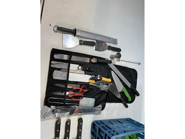 Divers keukenmateriaal - afbeelding 2 van  3