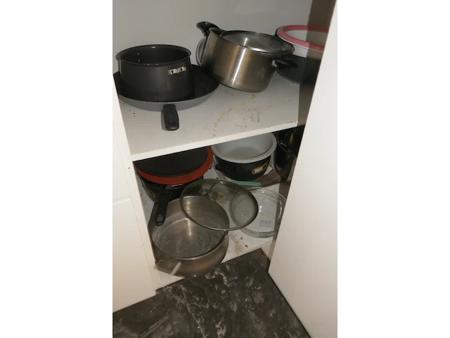 Divers keukenmateriaal - afbeelding 4 van  9