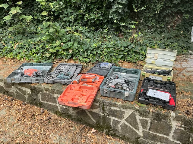 Divers lot van divers handgereedschap - afbeelding 1 van  8