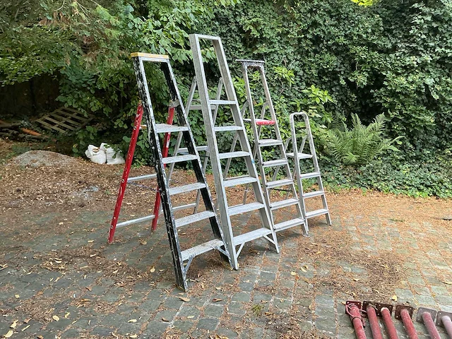 Divers lot van diverse ladders - afbeelding 3 van  8