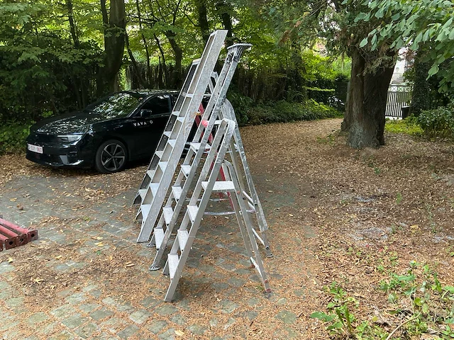 Divers lot van diverse ladders - afbeelding 5 van  8