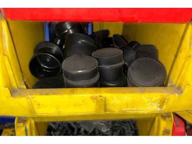 Divers materiaal en toebehoren - afbeelding 3 van  6