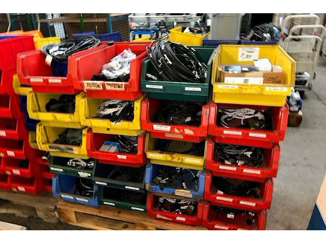 Divers materiaal en toebehoren - afbeelding 6 van  6