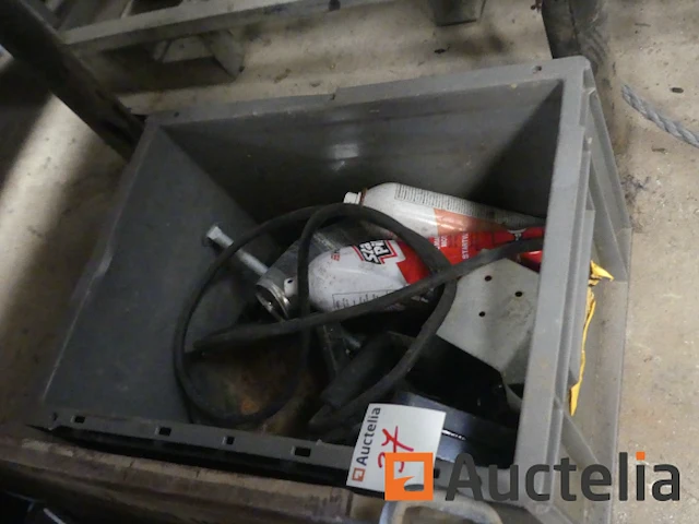 Divers materiaal in 3 pvc bakken - afbeelding 1 van  4