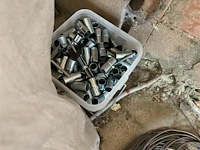 Divers sanitair materiaal - afbeelding 3 van  4