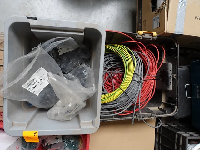Divers toebehoren zonnepanelen - afbeelding 1 van  21