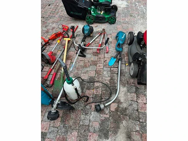Divers tuingereedschap - tuin bewatering - afbeelding 4 van  10