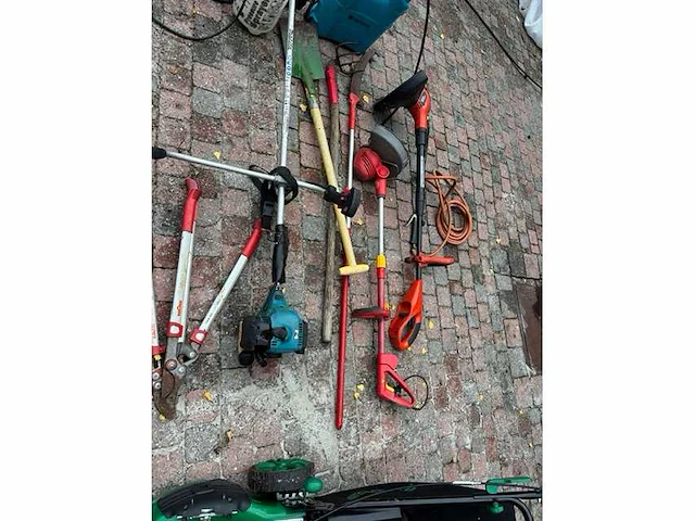 Divers tuingereedschap - tuin bewatering - afbeelding 9 van  10