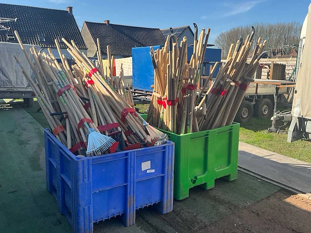 Divers tuingereedschap - afbeelding 1 van  2