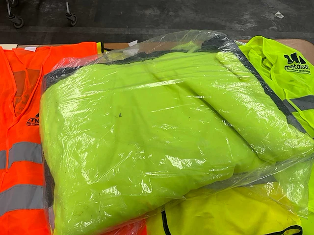 Divers werkkledij/ veiligheidskleding - afbeelding 2 van  6