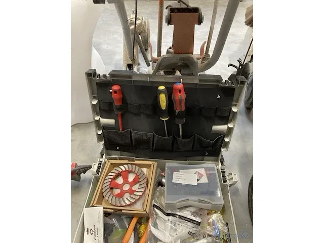 Divers werkmateriaal - afbeelding 5 van  7