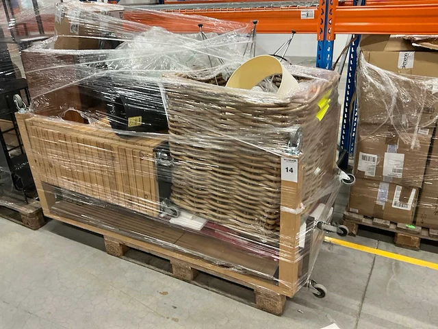 Divers winkel meubilair - afbeelding 1 van  10