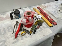 Diverse aannemersmaterialen - afbeelding 1 van  1