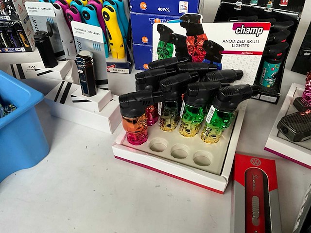 Diverse aanstekers - afbeelding 12 van  13