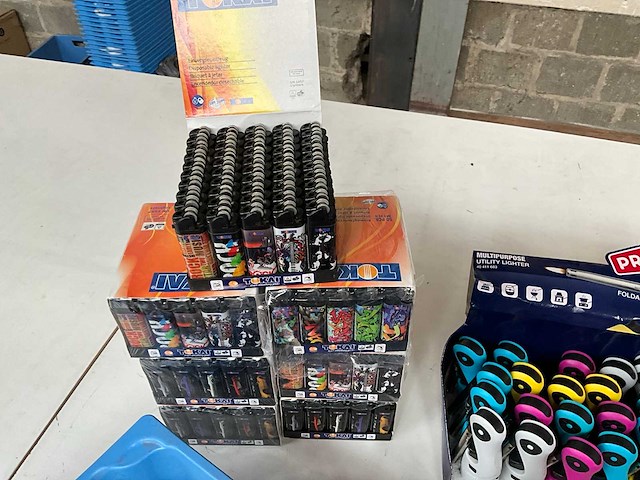 Diverse aanstekers - afbeelding 2 van  13