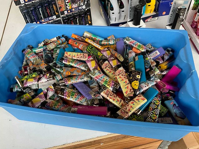 Diverse aanstekers - afbeelding 4 van  13