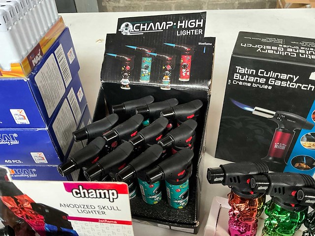 Diverse aanstekers - afbeelding 9 van  13