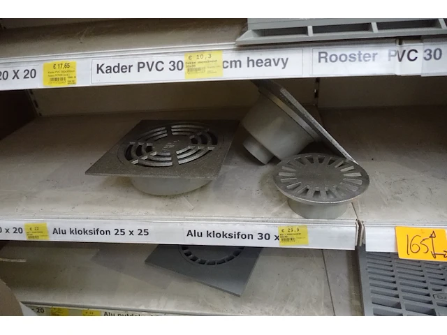 Diverse afvoer en putdeksels, roosters en kaders - afbeelding 4 van  23