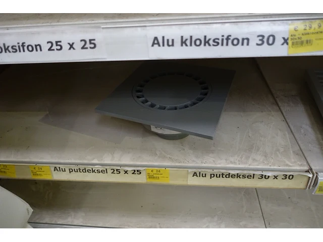 Diverse afvoer en putdeksels, roosters en kaders - afbeelding 5 van  23