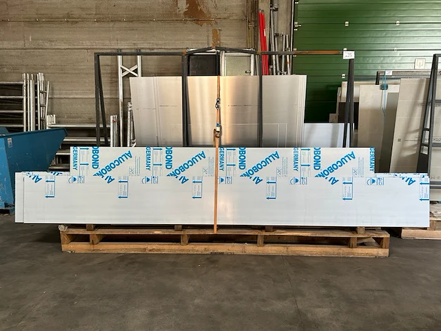 Diverse alubondpanelen, ong 35 stuks - afbeelding 1 van  5