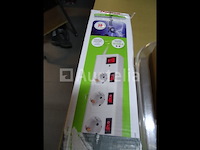 Diverse artikelen (stekkerdozen, verfbakjes, spuitpistool, ... (zie details)