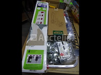 Diverse artikelen (stekkerdozen, verfbakjes, spuitpistool, ... (zie details) - afbeelding 6 van  7