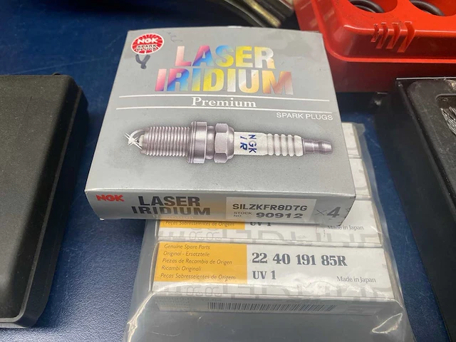 Diverse auto mechanica gereedschappen en toebehoren - afbeelding 8 van  11